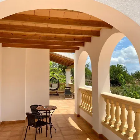 Villa Toni Miqueli *